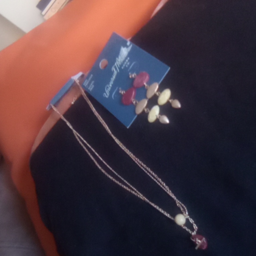 Necklace and earrings set